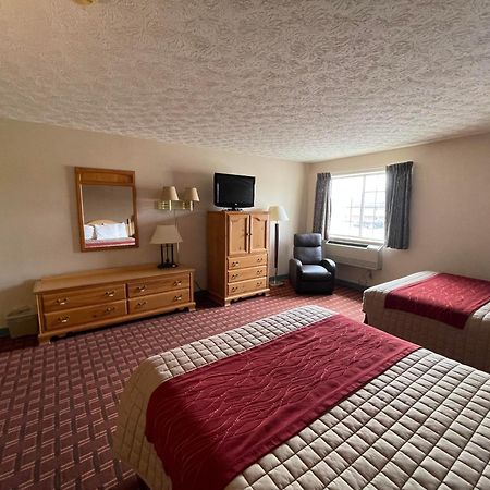 The Woodridge Inn Connersville エクステリア 写真
