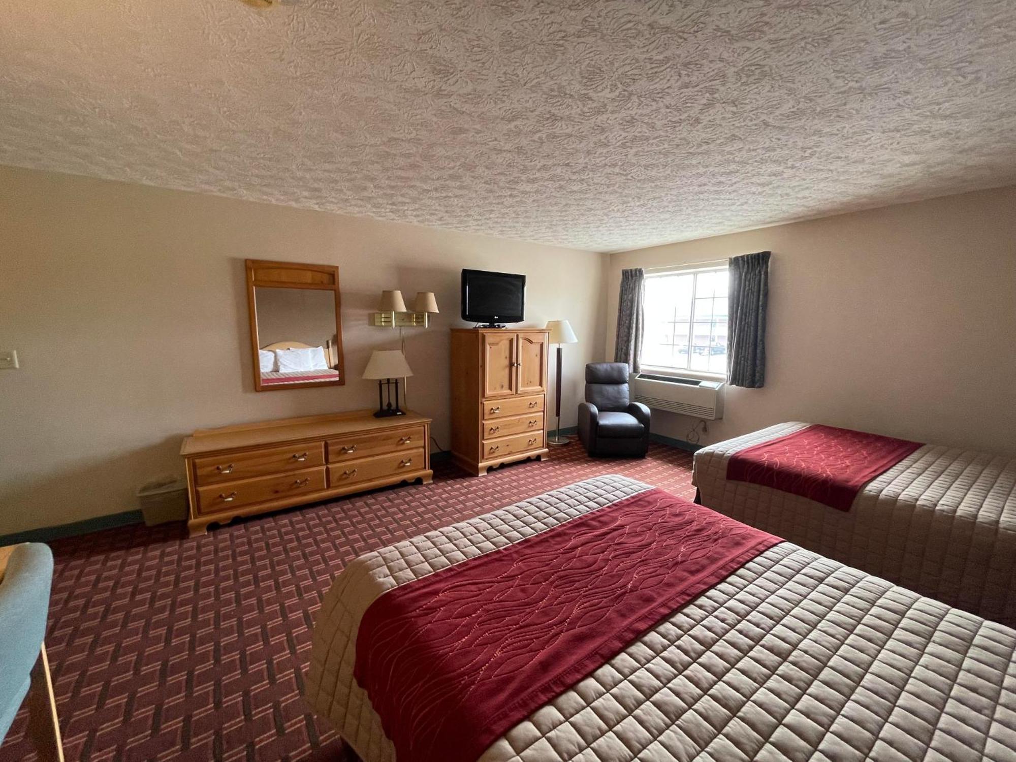 The Woodridge Inn Connersville エクステリア 写真