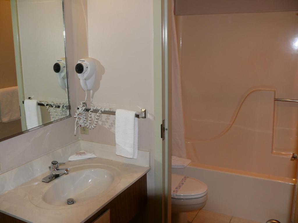 The Woodridge Inn Connersville 部屋 写真