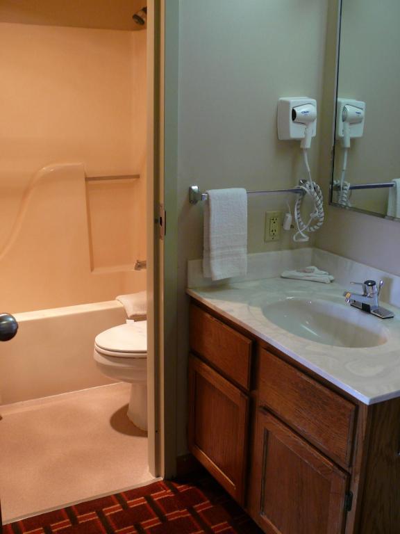 The Woodridge Inn Connersville 部屋 写真