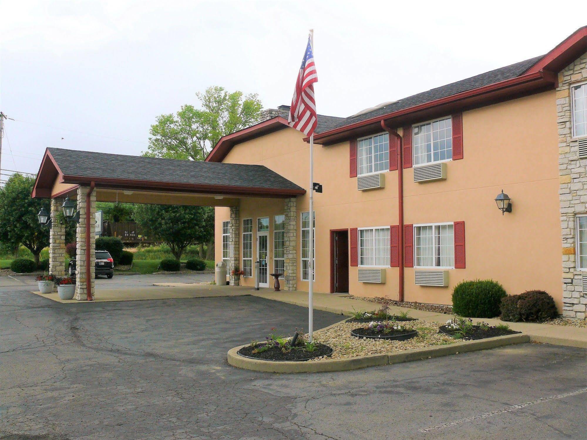The Woodridge Inn Connersville エクステリア 写真